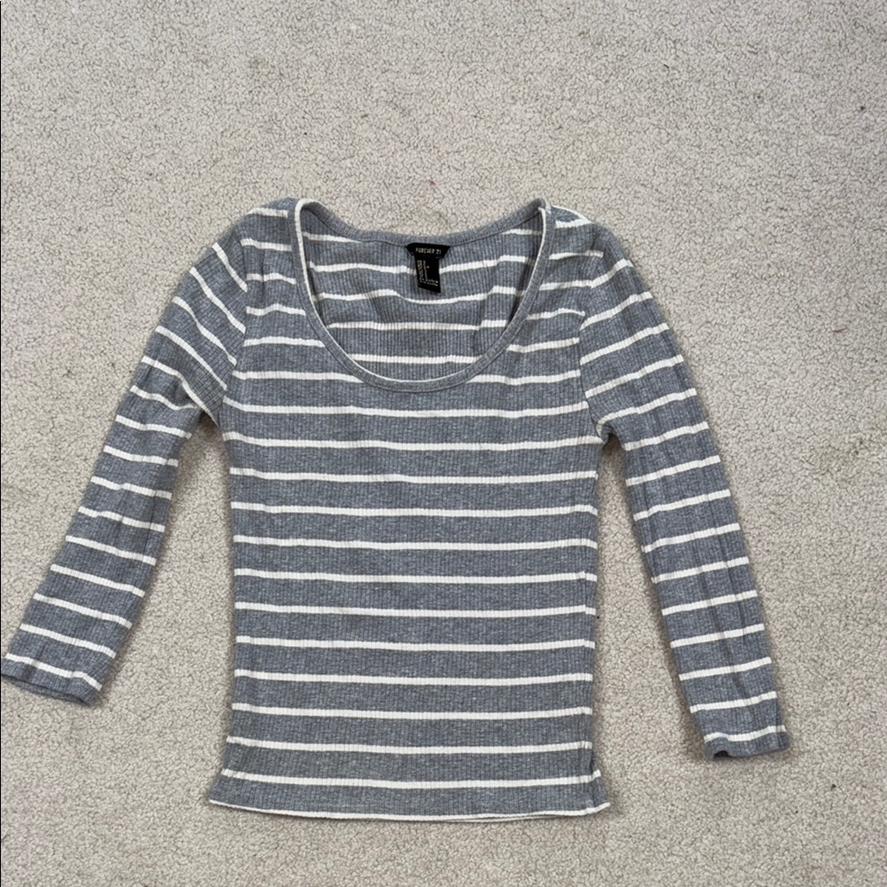 Forever 21 Gray Striped Women's juniors  Top